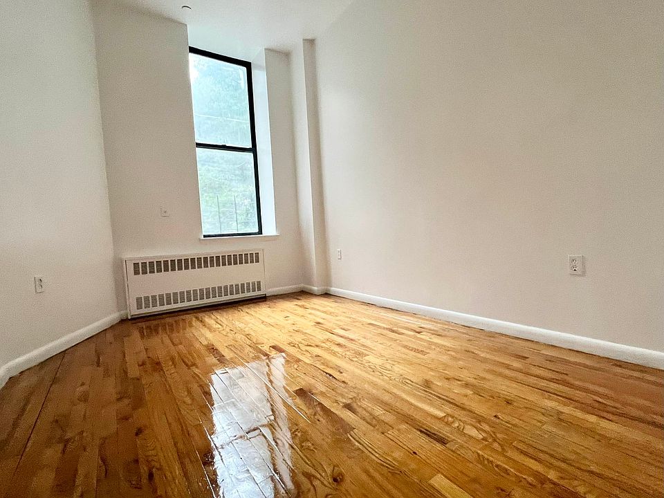2nd image of 452 E 146th St #1D