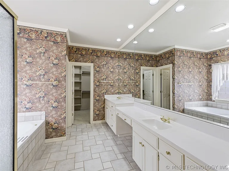 9818 E 83rd Pl — Photo 17