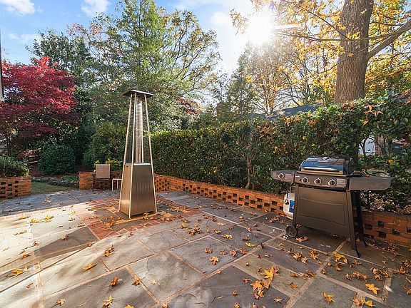 4th image of 1203 Gatewood Dr