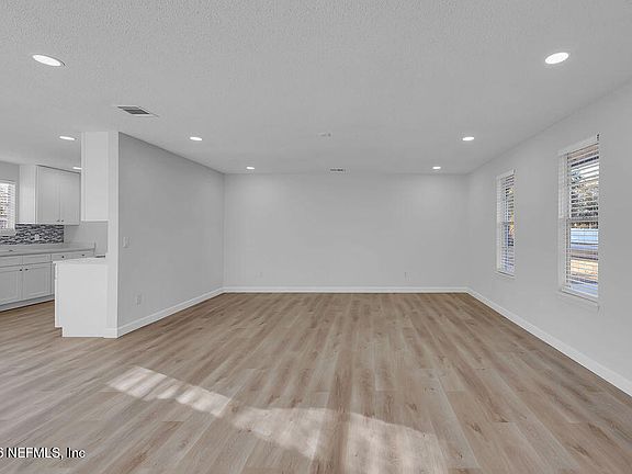3rd image of 10773 SPURS Court