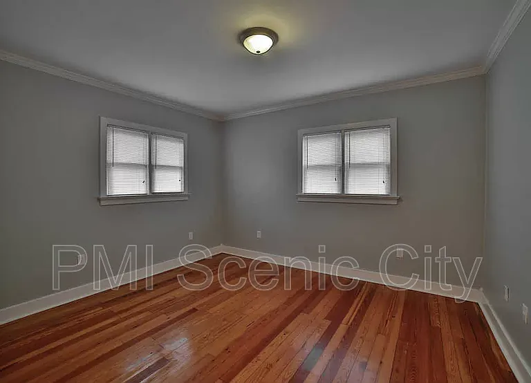 513 Lytle St — Photo 43