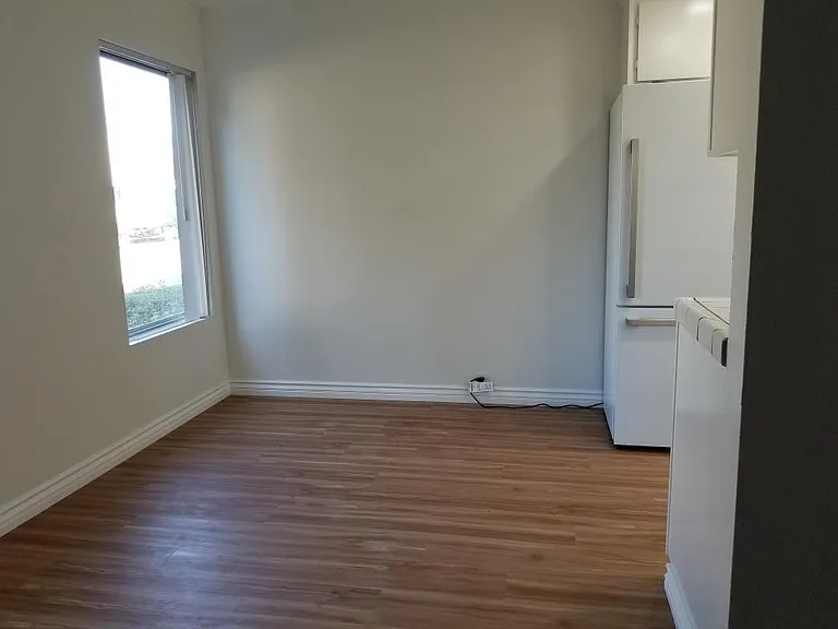 Dining room.