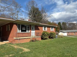 286 Mauney Cove Rd, Waynesville, NC 28786