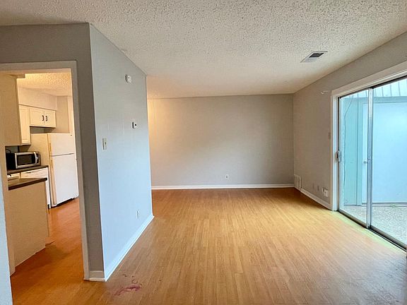 5th image of 2200 Mission Hill Cir
