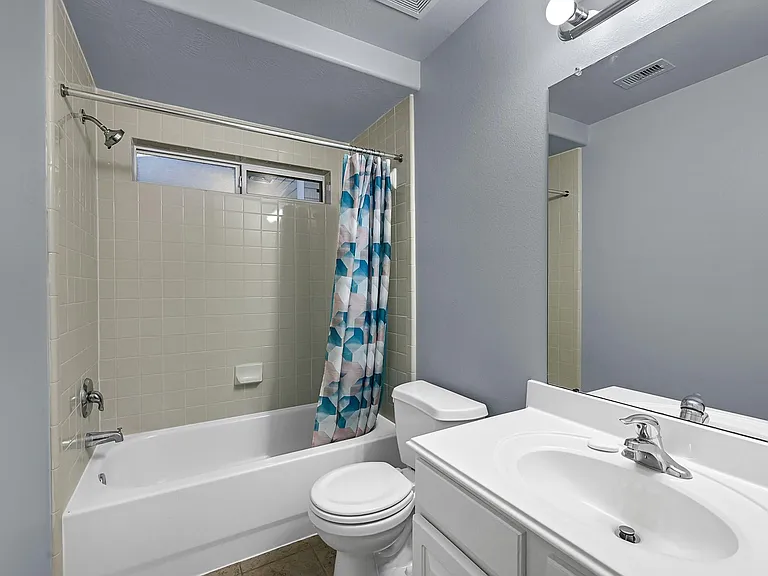 15710 Bannowsky Ln — Photo 5