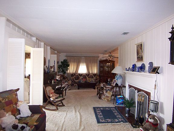 3rd image of 611 Springer Dr