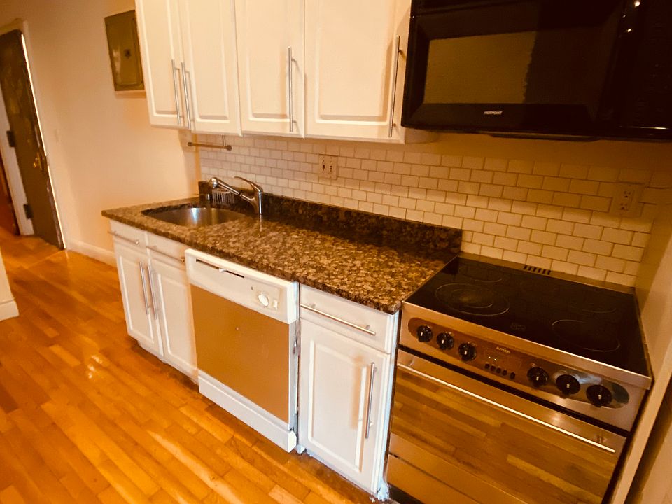 2nd image of 153 Avenue B #6