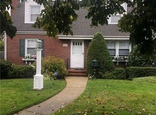 21 Wellington Rd, Merrick, NY 11566