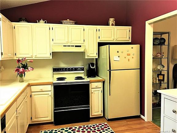 3rd image of 705 Wellington Hills Cir #705