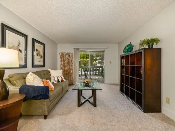 Prescott, 3150 S Tamarac Dr #B104, Denver, CO 80231