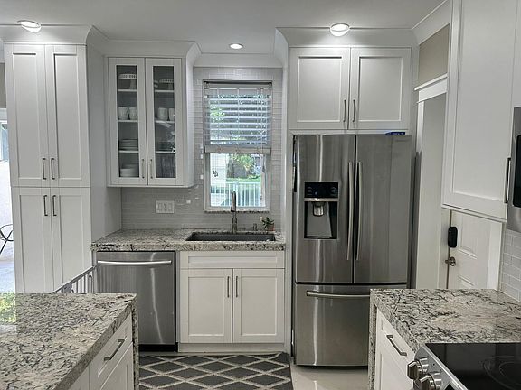 4th image of 5652 NW 106th Avenue