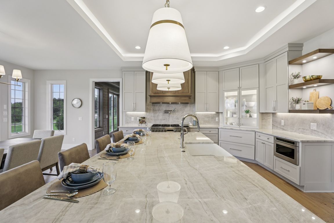 White Cedar Dr-S0907-030.jpg
