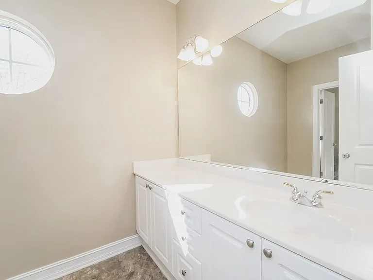 8607 Castle Cliff Dr — Photo 16