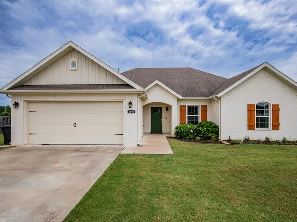 1491 General Fagan Dr, Prairie Grove, AR 72753