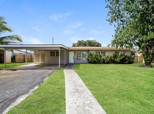 1308 Crest Dr, Lake Worth, FL 33461