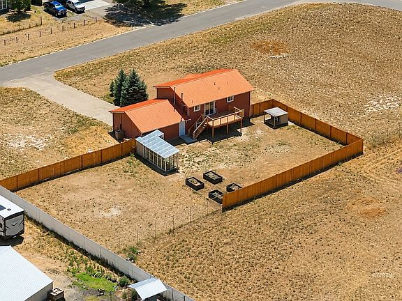 2nd image of 371 Flora Dr