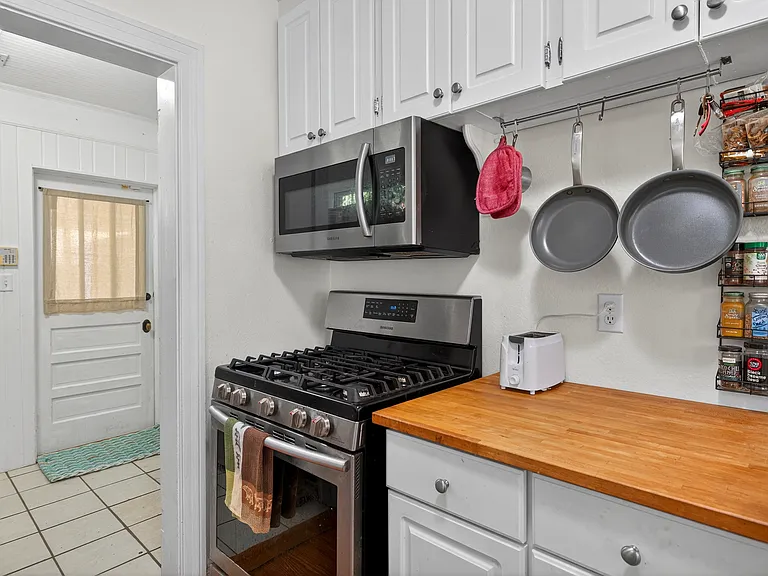 712 Shell St — Photo 8