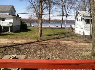 2062 Howard Point Dr, Nashville, MI 49073
