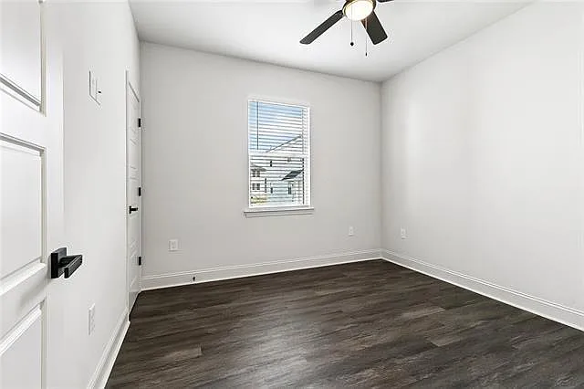 8815 Palm St — Photo 11