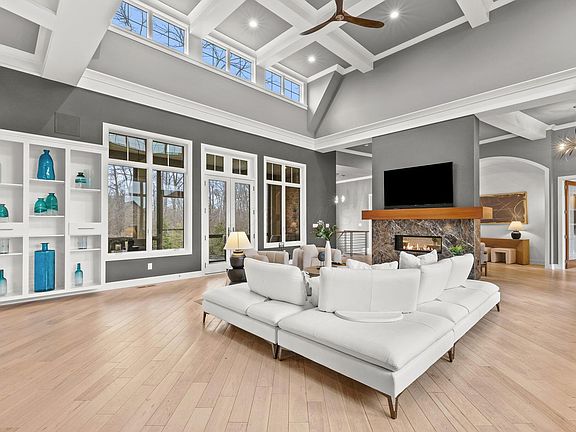 5th image of 4996 Pesaro Way