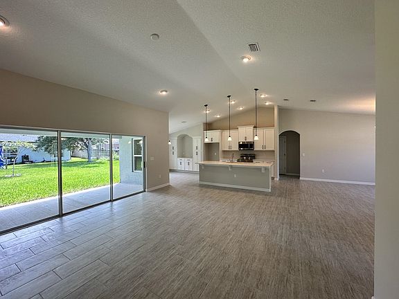 5th image of 225 Bird Of Paradise Dr