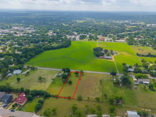 41 Mesquite St, Blanco, TX 78606