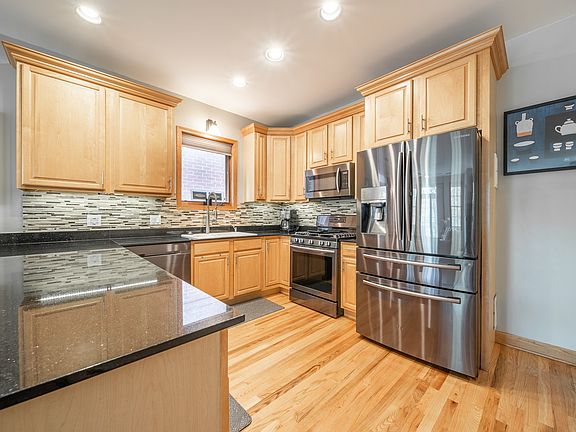 4th image of 4649 N Magnolia Ave APT 2N