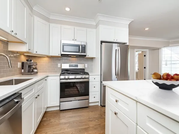 6 Rush St #1, Somerville, MA 02145