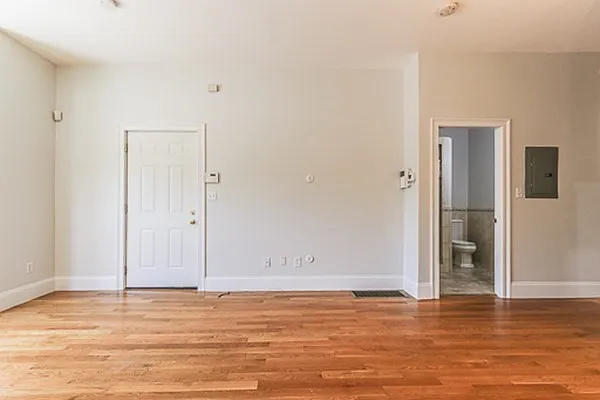68-70 Moseley St #1 — Photo 9
