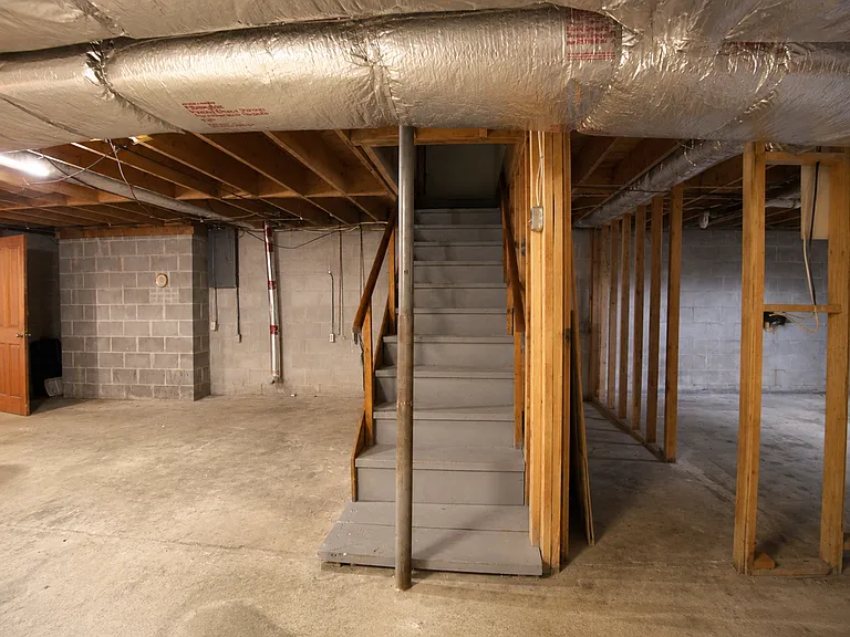 900 Hamlet Ave — Photo 35