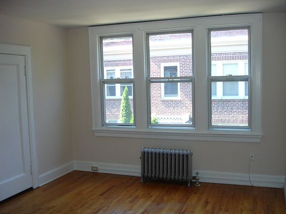 2nd image of 19 Barnett St APT E21