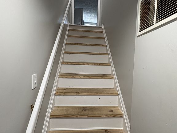 2nd image of 2573 Birk Dr #B