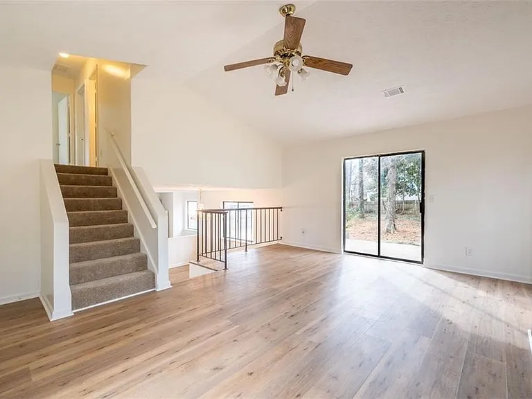 3927 Centennial Trl — Photo 5