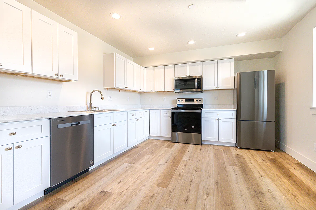 2 bed, 950 sqft, $1,465 — Photo 2