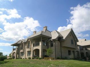 8661 S Ventana Dr UNIT 3523, Oak Creek, WI 53154