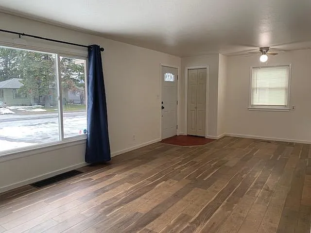3 bed, 1776 sqft, $2,095 — Photo 3