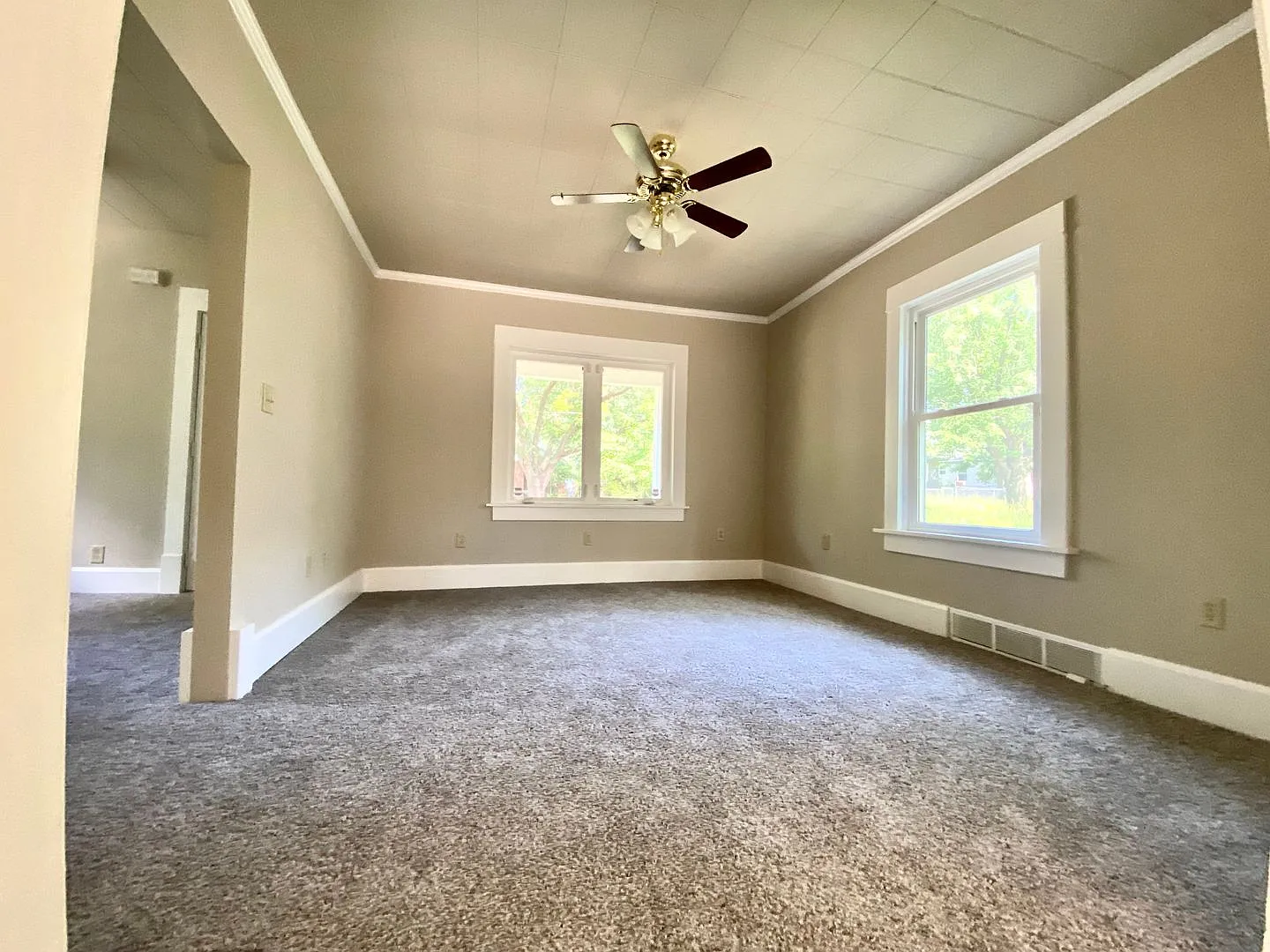 Newly remodeled 3 bedroom 1 bath - located on the north west side of Des Moines — Photo 3