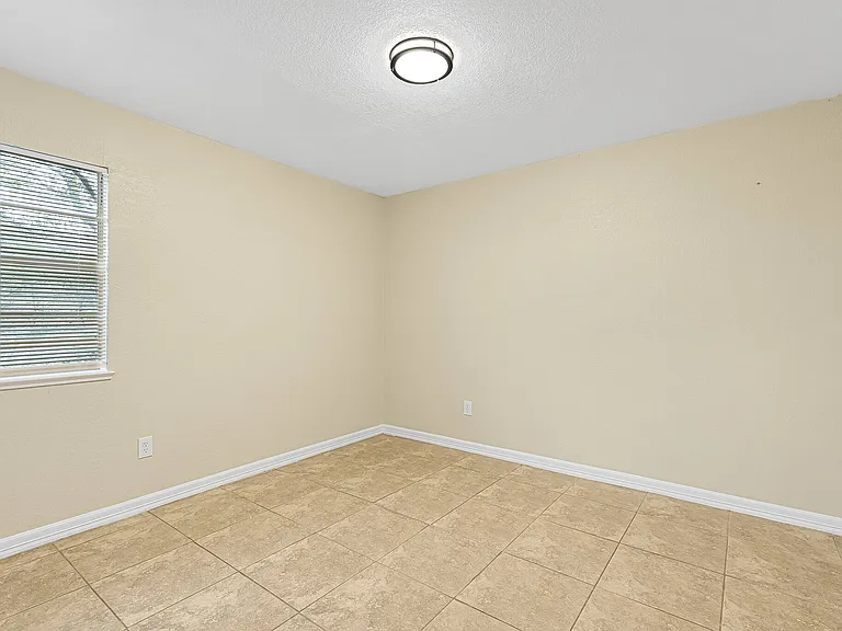 230 E Virginia St #7 — Photo 5