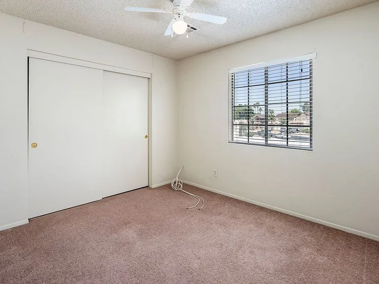 1113 W Highland St — Photo 22