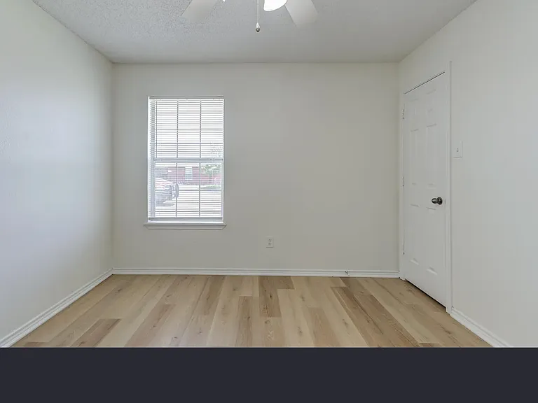 503 N Clinton Ave #B — Photo 16