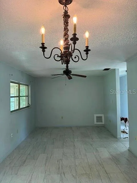 2 bed, 1.0 bath, 900 sqft, $1,350 — Photo 3