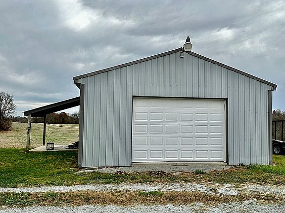 5th image of 275 Farley Ln