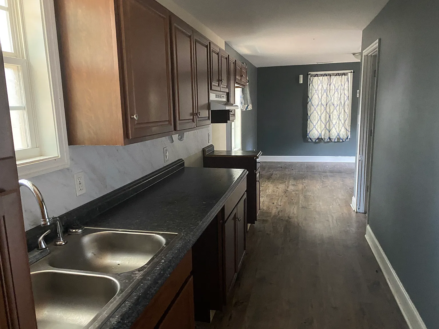 3 bed, 784 sqft, $995 — Photo 3
