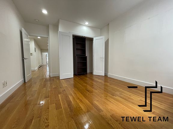 2nd image of 100 W 138th St #2AA