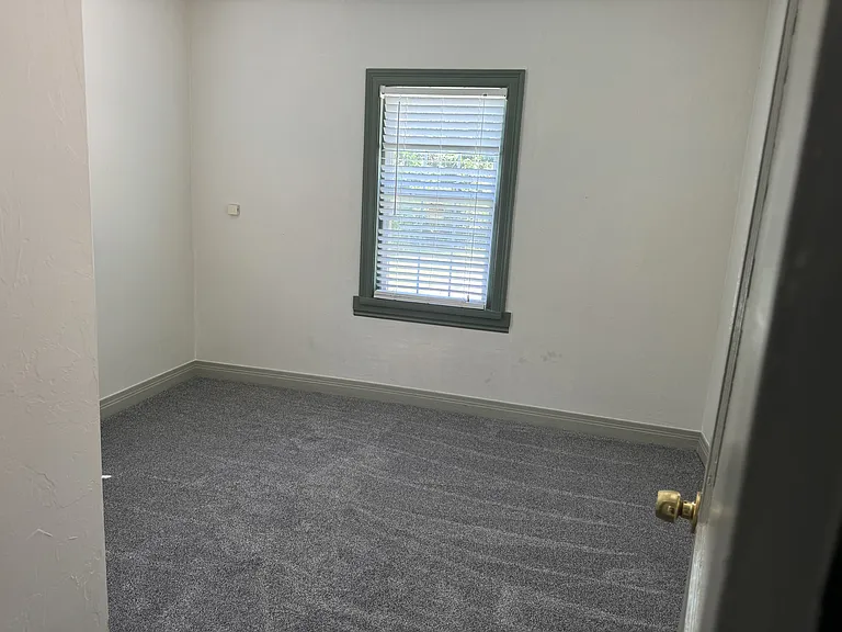 2525 NW 11th St — Photo 10