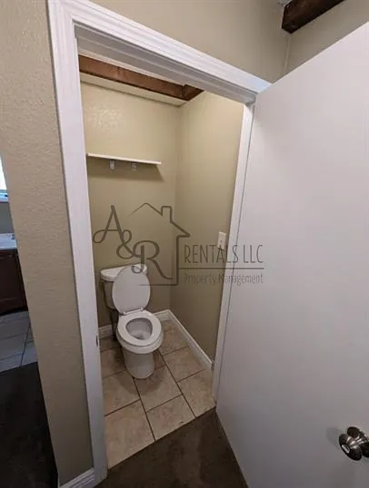 114 W Washington St — Photo 9