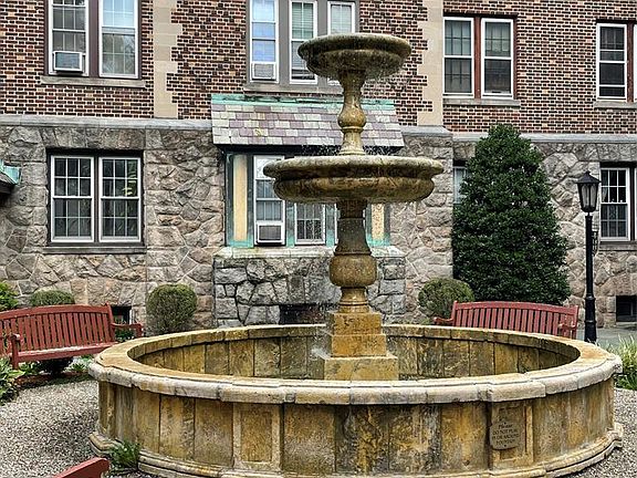 3rd image of 275 Engle St APT G5