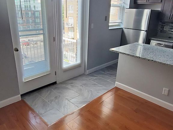 4th image of 5316 Pershing Ave APT 505