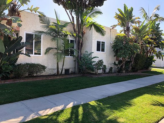 2nd image of 1093 Mira Mar Ave