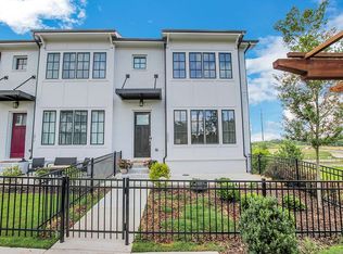 1952 Summit Trace Cir NW, Atlanta, GA 30318